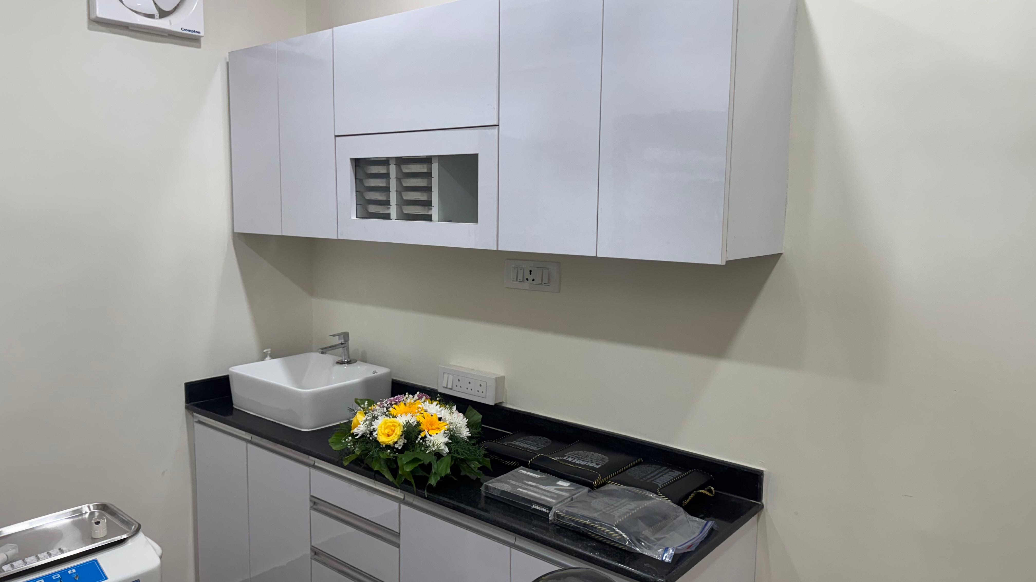 Sterilisation and preparation counter